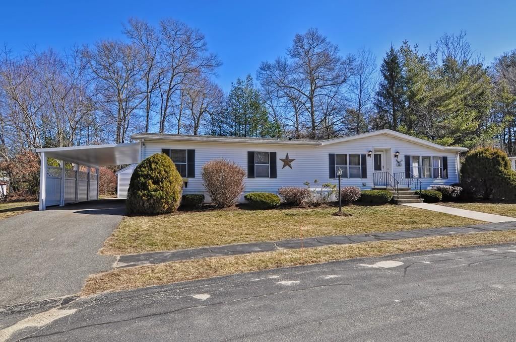 44 Friendship Dr, West Bridgewater, MA 3 Bed, 2 Bath Mobile