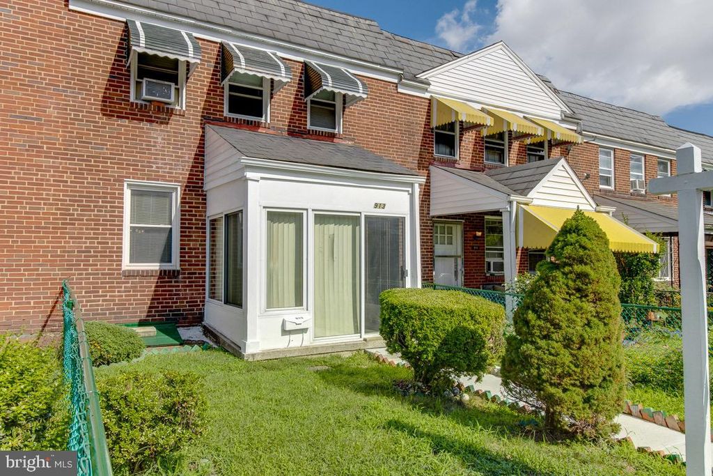 913 Mount Holly St, Baltimore, MD 21229