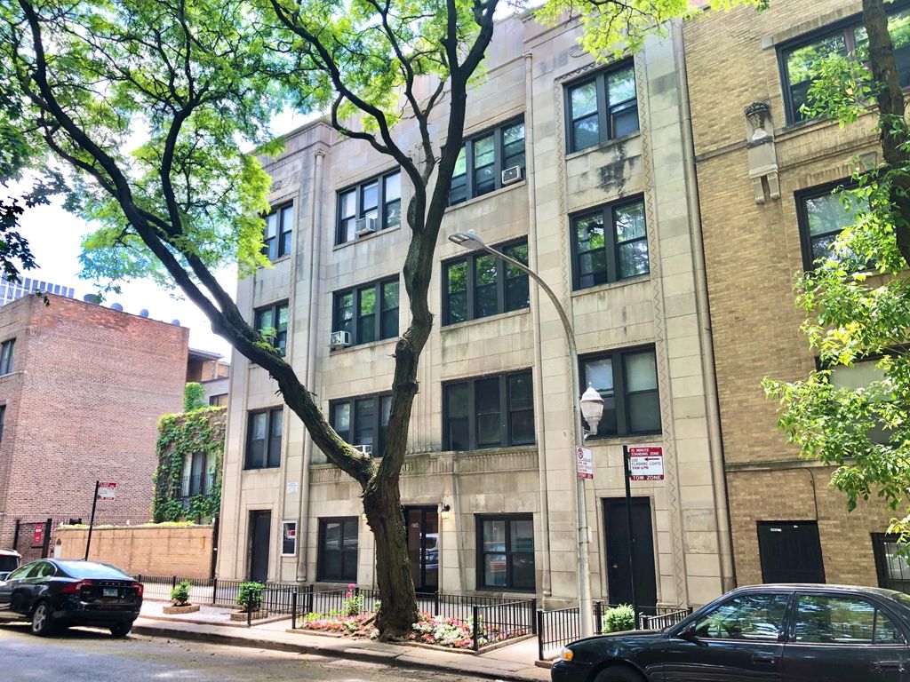 3734 N Pine Grove Ave, Chicago, IL 60613