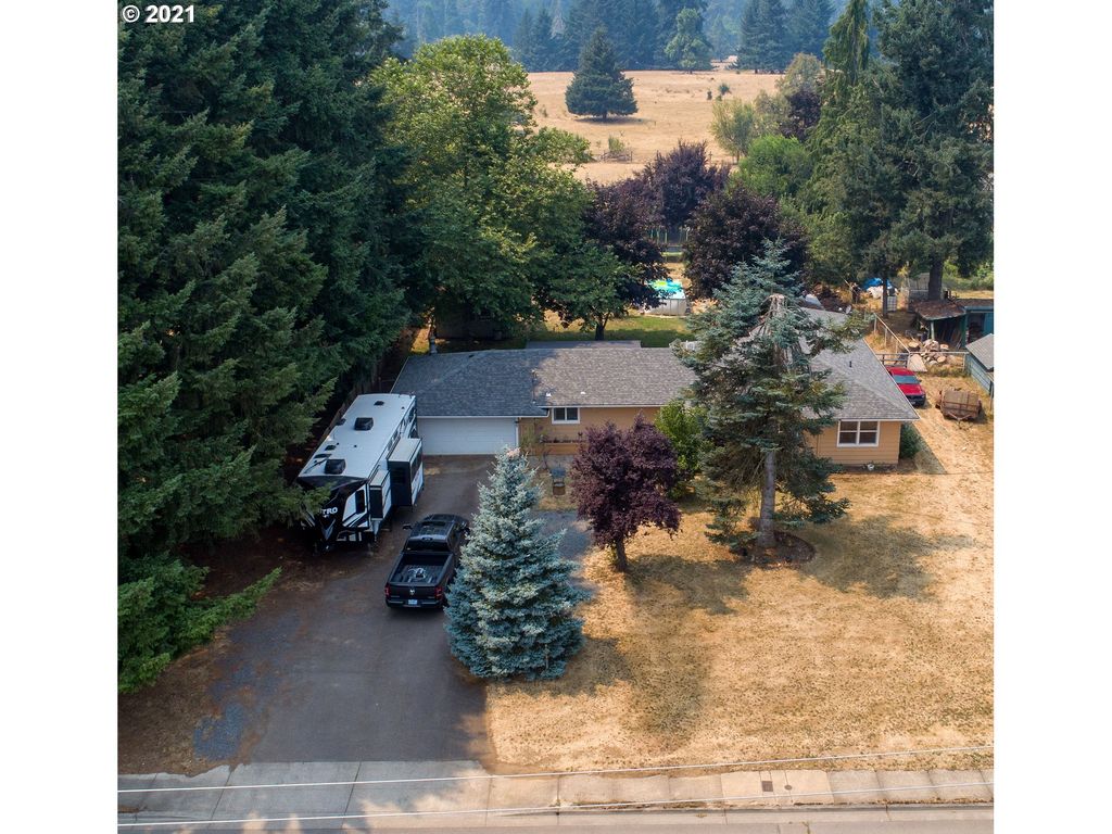78030 S  6th St, Cottage Grove, OR 97424