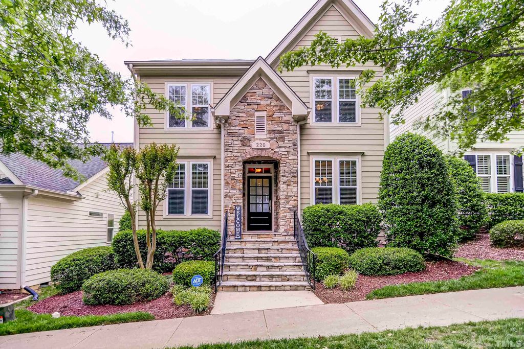 220 Marsh Landing Dr, Holly Springs, NC 27540