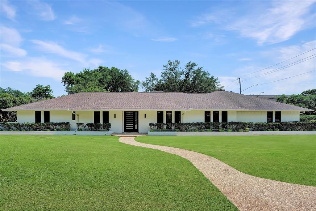 4206 Irvin Simmons Dr, Dallas, TX 75229