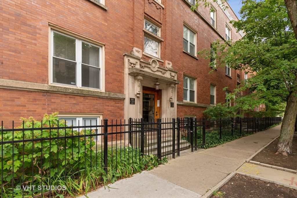 1015 W Ainslie St #1, Chicago, IL 60640