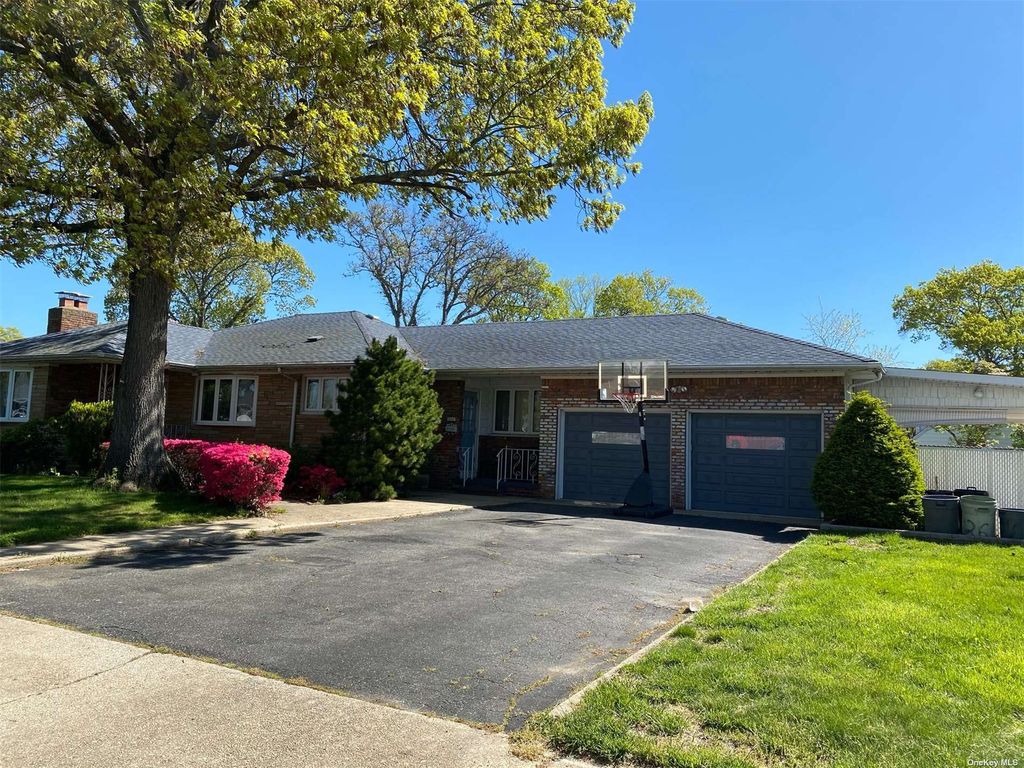 326 Deauville Blvd, Copiague, NY 11726 Trulia