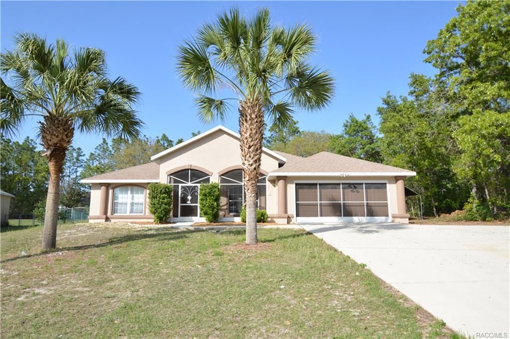 8111 N Hillview Cir, Citrus Springs, FL 3 Bed, 2 Bath SingleFamily