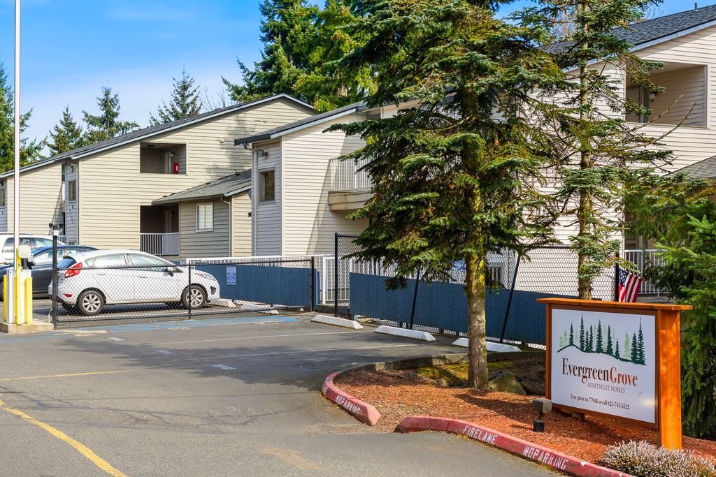 the seasons apartments lynnwood