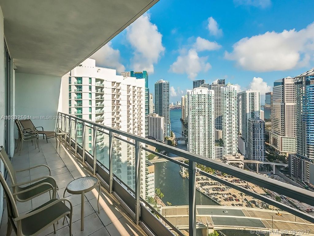 90 SW 3rd St #3810, Miami, FL 33130