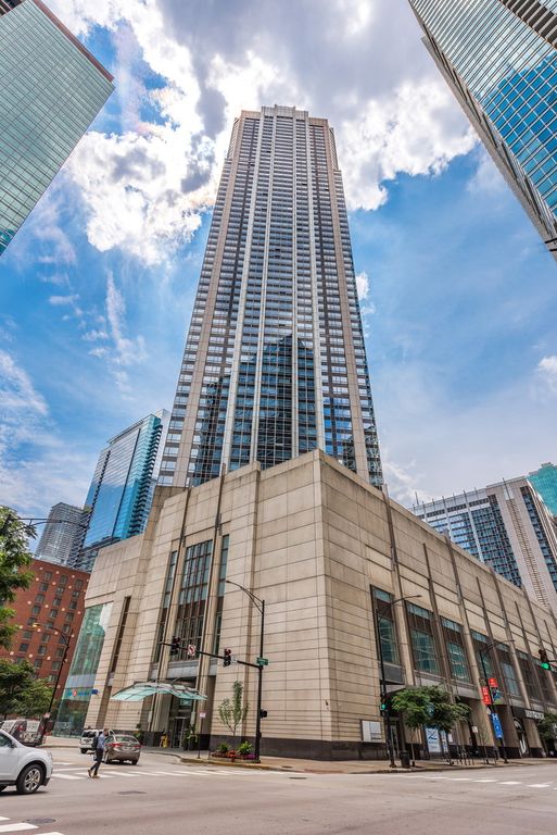 512 N McClurg Ct #4102, Chicago, IL 60611