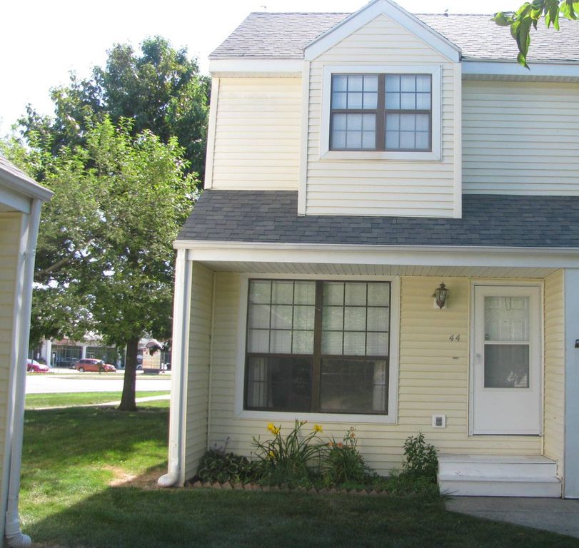 2311 Galen Dr #44, Champaign, IL 61821