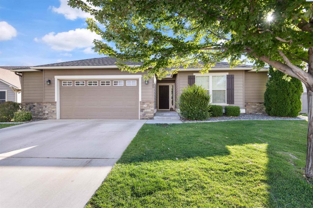 1705 S Irving Pl, Kennewick, WA 99338