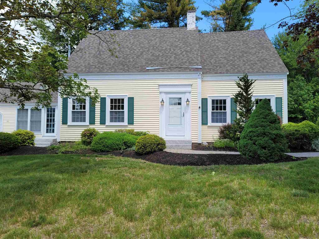 10 Whitehall Rd, Rochester, NH 03867