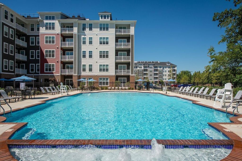 12835 Fairchild Dr, Germantown, MD 20874