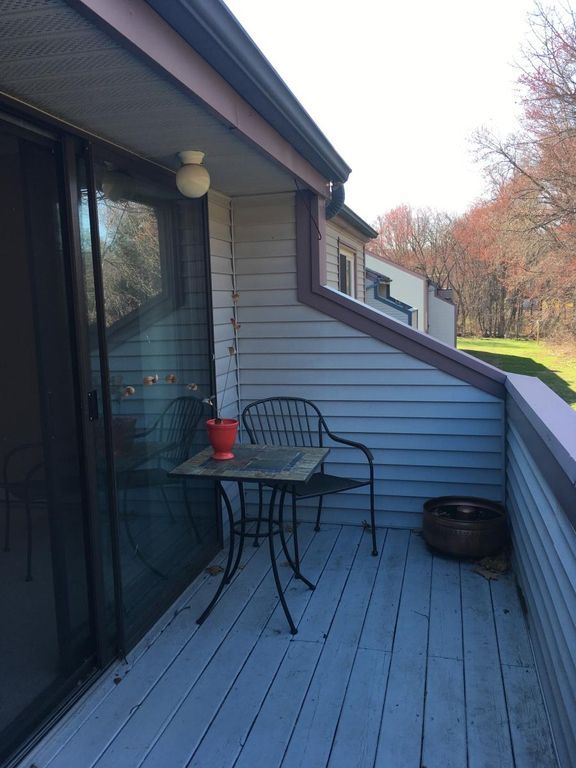 20 Candlewood Dr, South Windsor, CT 06074
