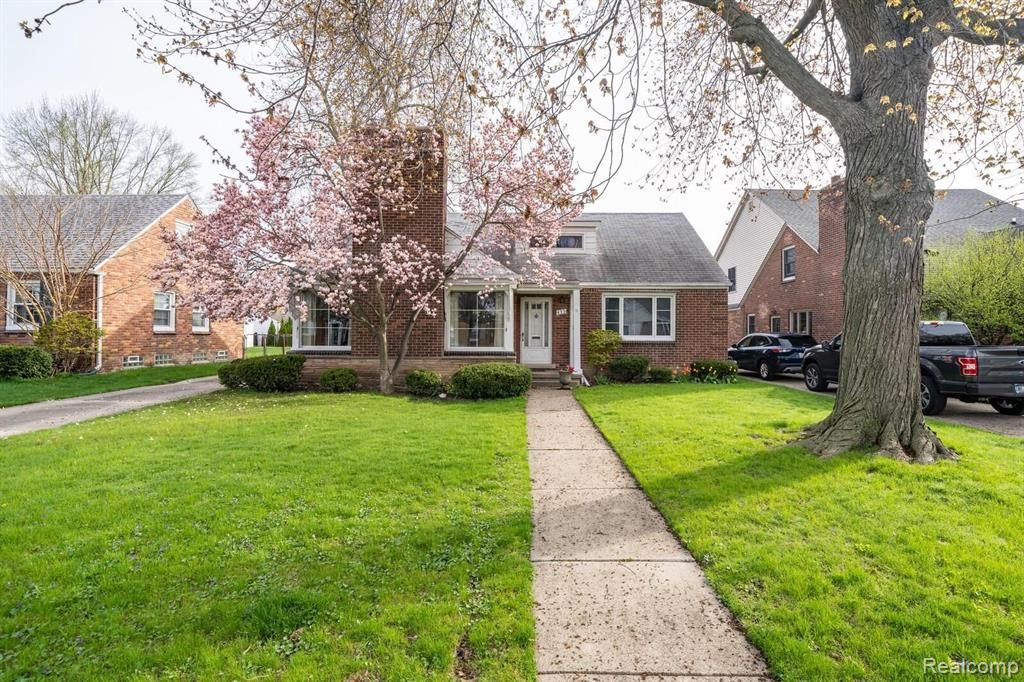 435 Colonial Ct, Grosse Pointe Farms, MI 48236 MLS 2220035695 Trulia