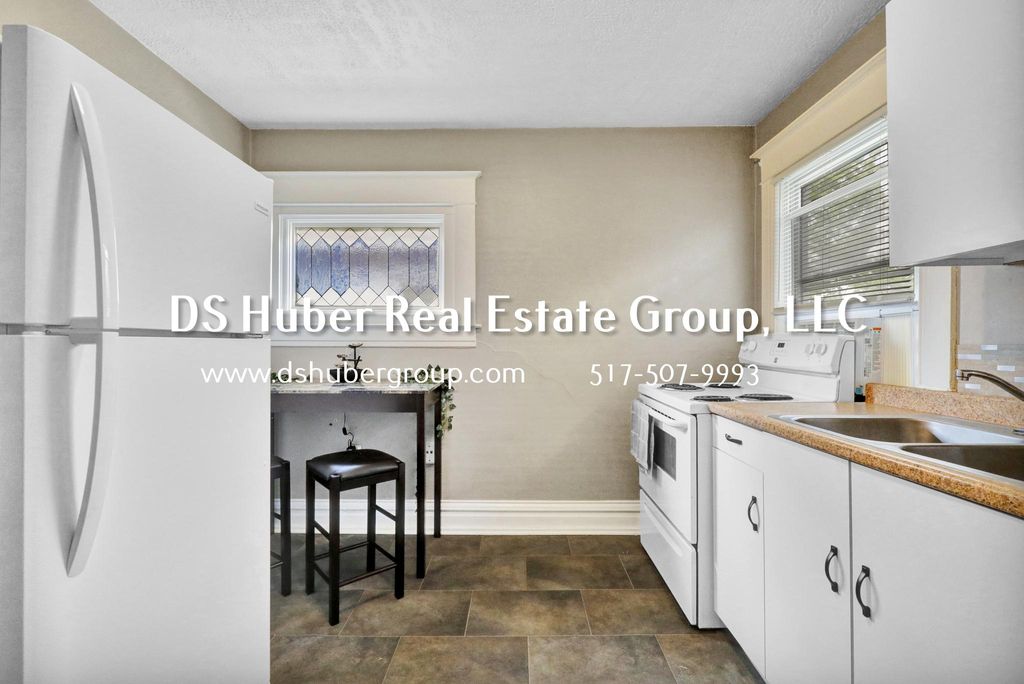 516 N Sycamore St #2, Lansing, MI 48933