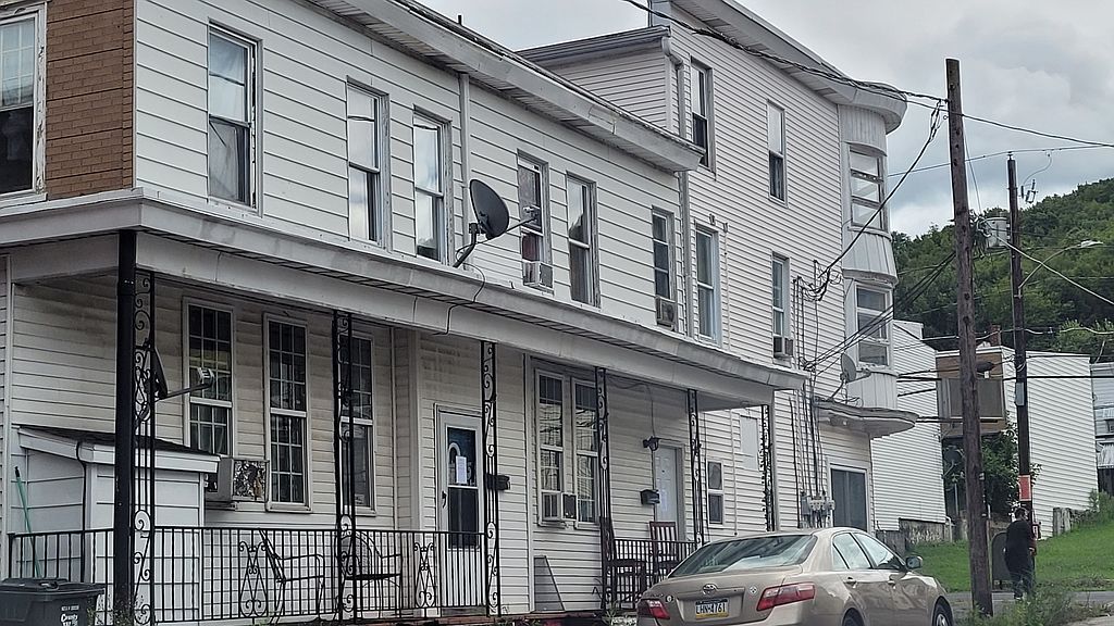 601 E Pine St, Mahanoy City, PA 17948