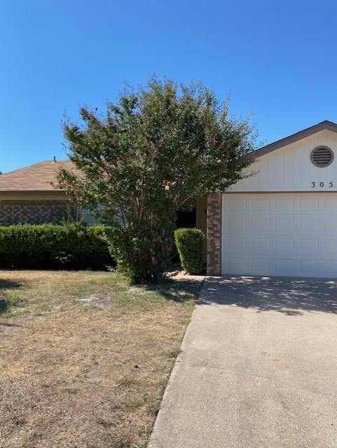 305 Bronc Dr, Copperas Cove, TX 76522