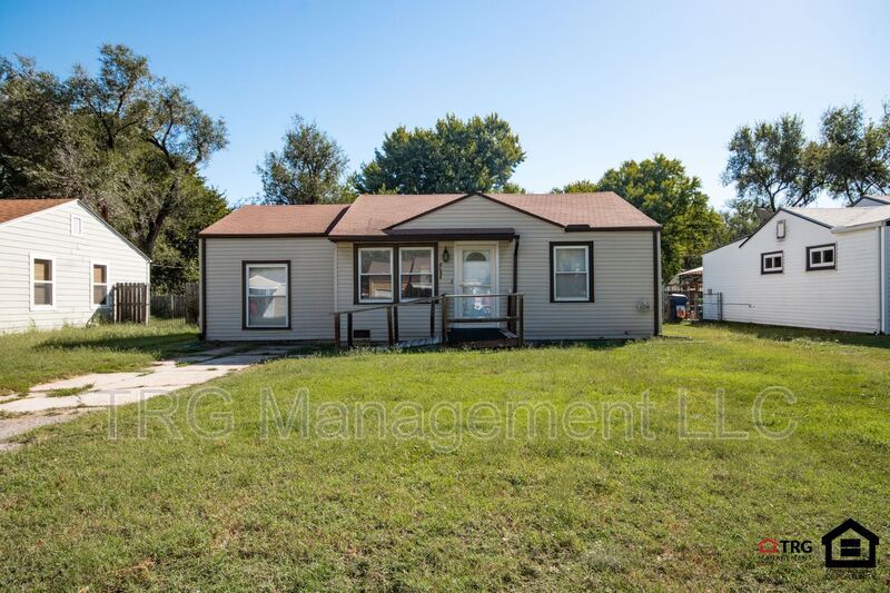 4644 S Sycamore Ave, Wichita, KS 67217
