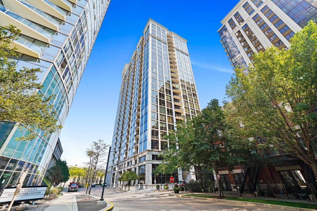 233 E 13th St #2008, Chicago, IL 60605