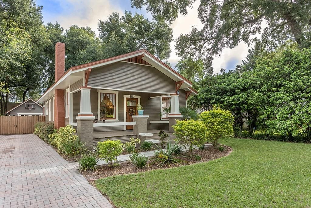 1312 E Giddens Ave, Tampa, FL 33603