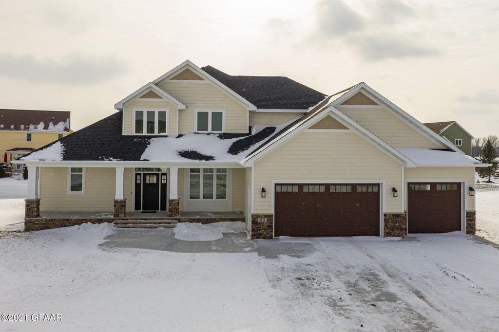 50 Edgewood Ct, Grand Forks, ND 58201 6 Bed, 4 Bath