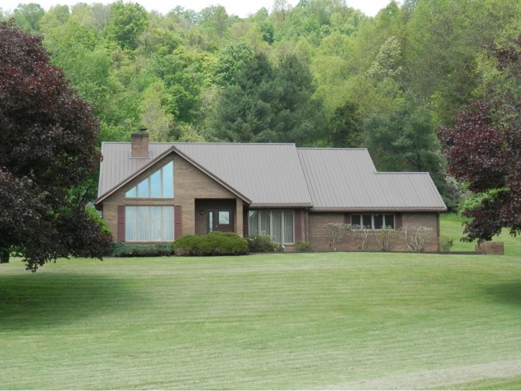 171 Smithfield Dr, Pennington Gap, VA 24277