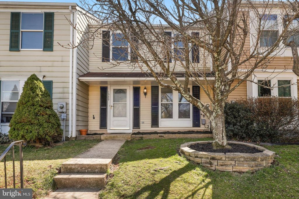 1349 David Ln, Frederick, MD 21703