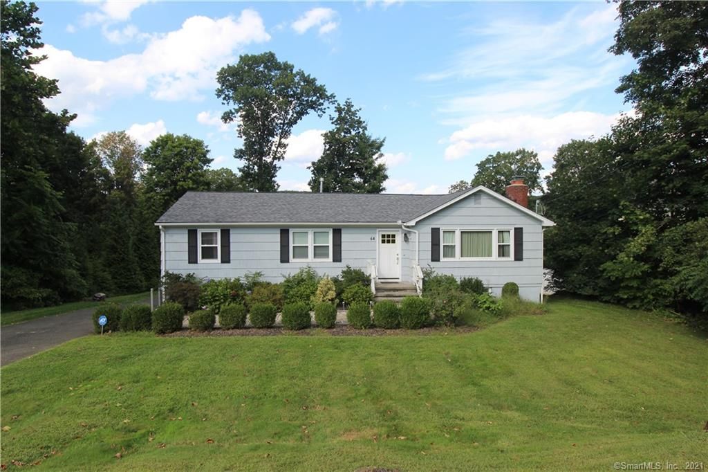 64 Berkshire Ave, Trumbull, CT 06611