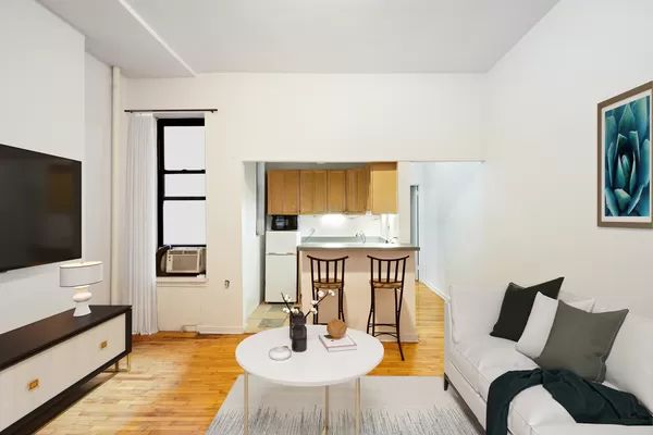348 W 56th St #1B, New York, NY 10019
