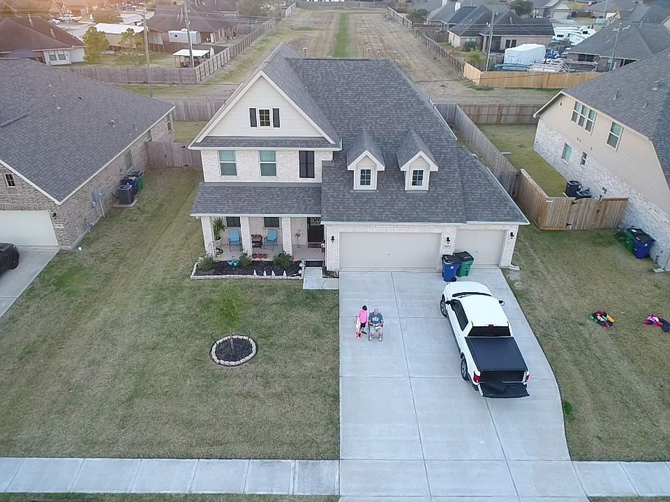 707 Burr Oak, Richwood, TX 77531