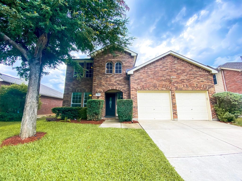4164 Capstone Dr, Fort Worth, TX 76244