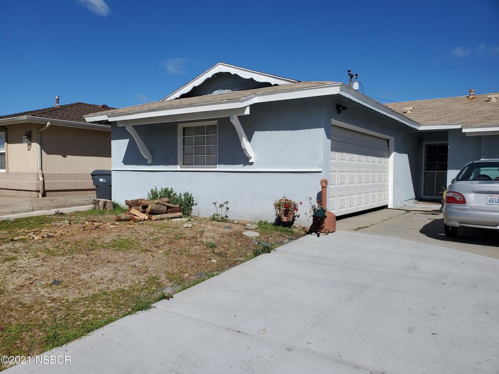 3935 Uranus Ave, Lompoc, CA 93436