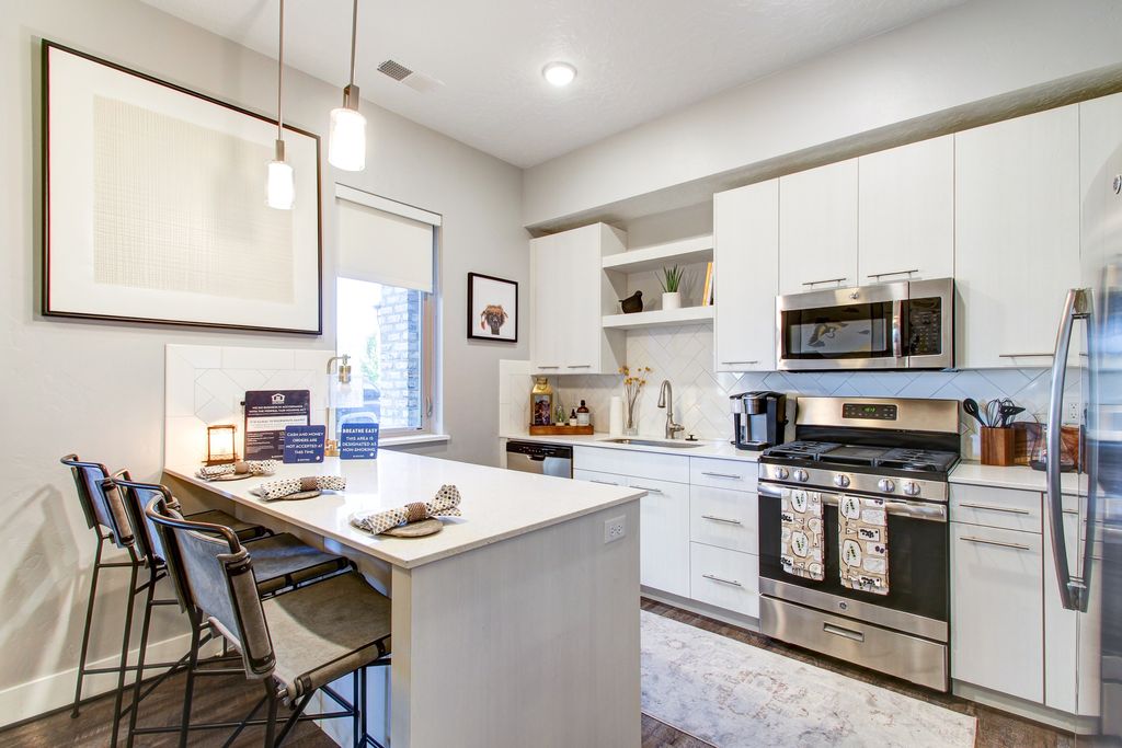 1709 E Murray Holladay Rd, Salt Lake City, UT 84117