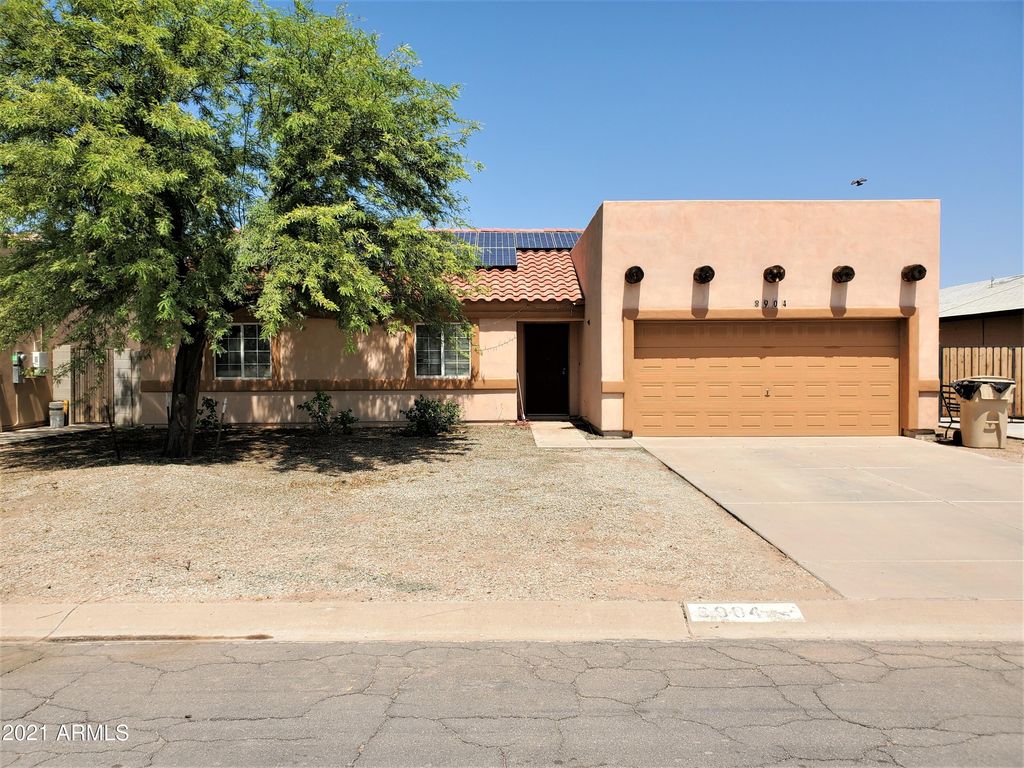8904 W Pineveta Dr, Arizona City, AZ 85123