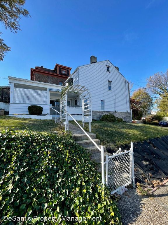 2310 Salisbury St, Pittsburgh, PA 15210
