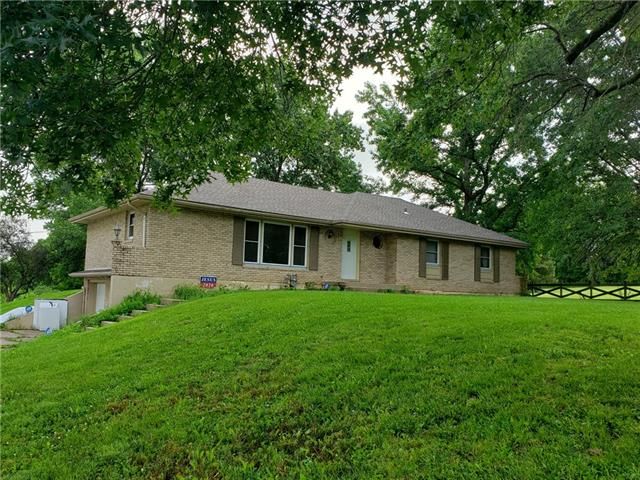 3305 NE US Highway 40, Blue Springs, MO 64015