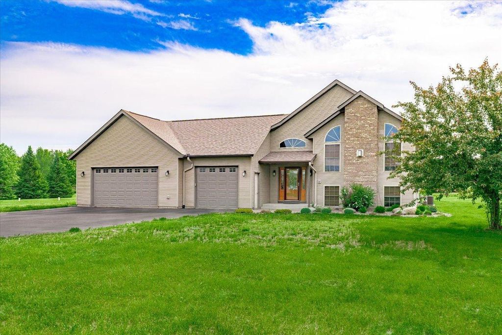 2155 126th St, New Richmond, WI 54017