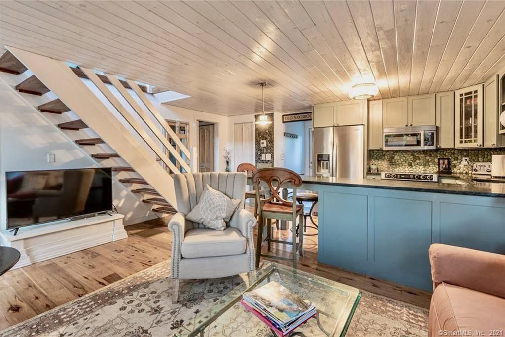 11A Cove St, Old Saybrook, CT 06475