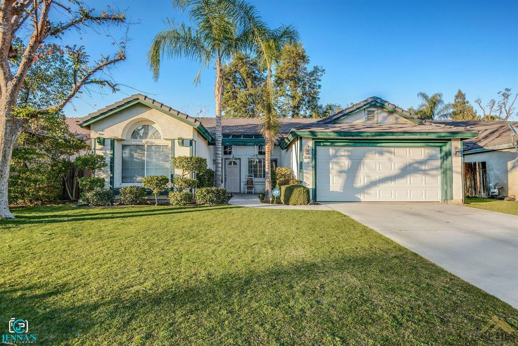 9400 Cannondale Dr, Bakersfield, CA 93312