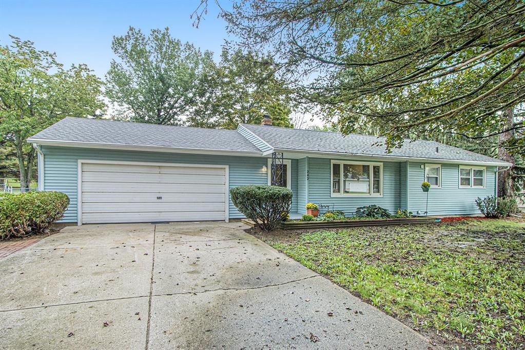 242 Oriole Dr, Battle Creek, MI 49037