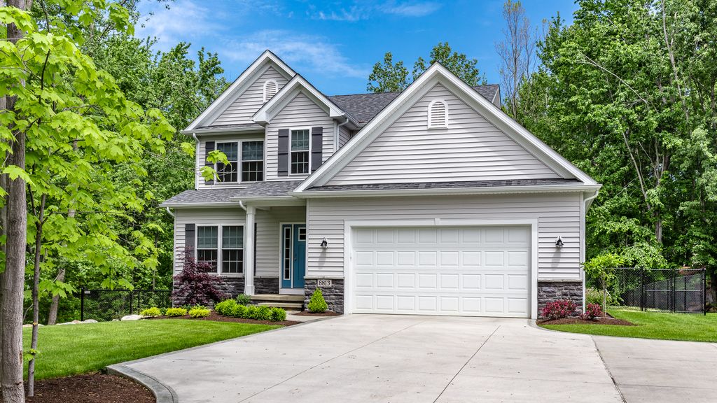 Ashby Plan in Iris Place, Aurora, OH 44202