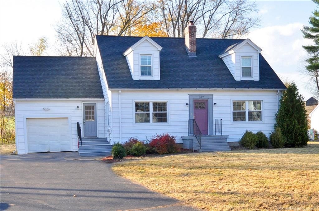 917 E St N, Suffield, CT 06078