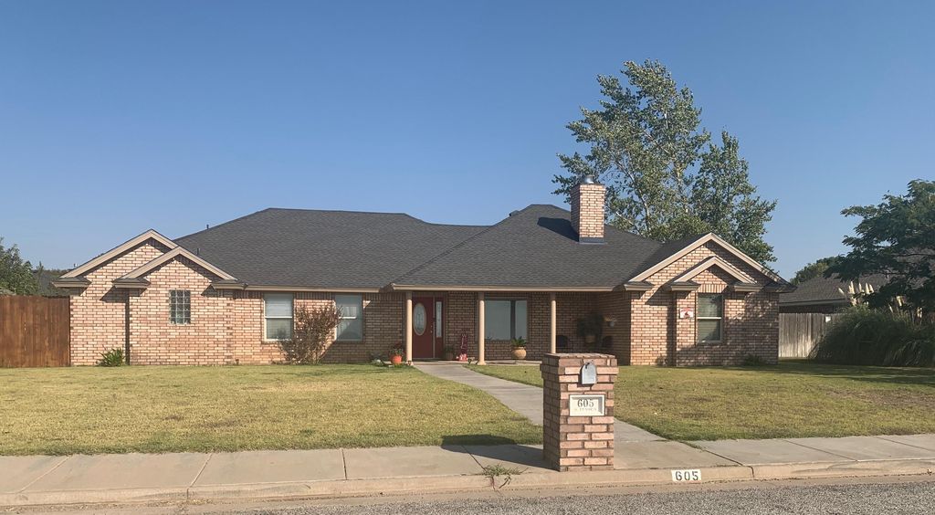 605 S Itasca St, Plainview, TX 79072