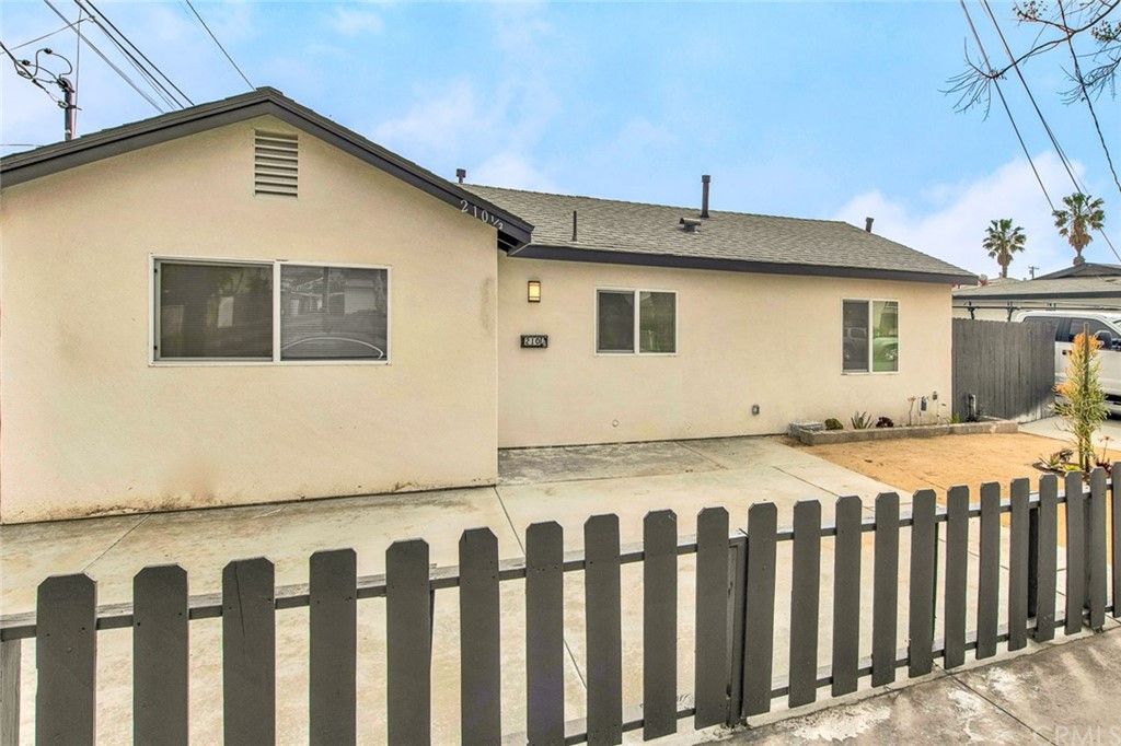 210 E Valencia Ave, Anaheim, CA 92805