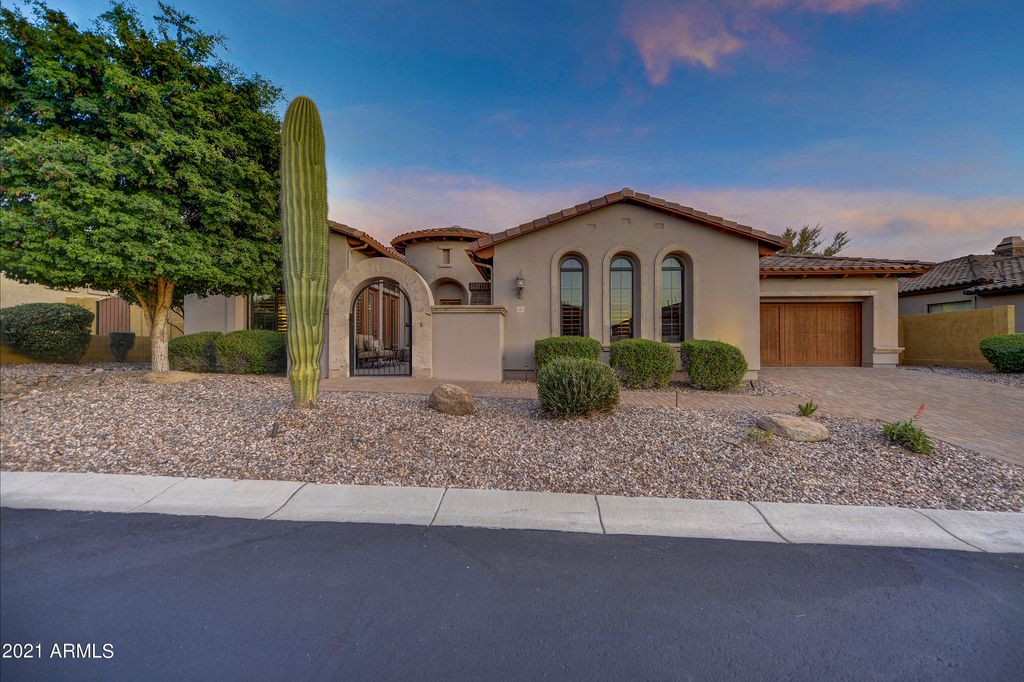 1913 N Woodruff, Mesa, AZ 85207