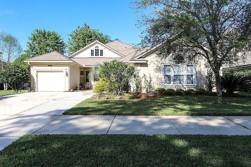 2474 Country Side Dr, Fleming Island, FL 32003