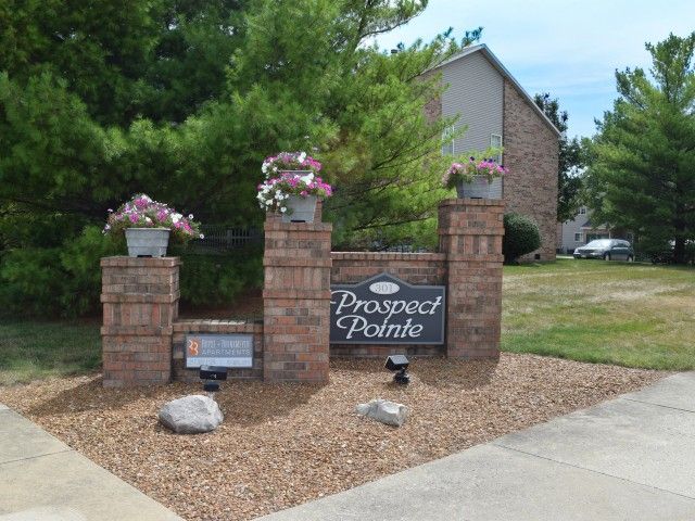 301-401 W Curtis Rd, Savoy, IL 61874