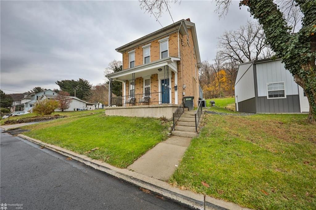 1220 Moravia St, Fountain Hill, PA 18015