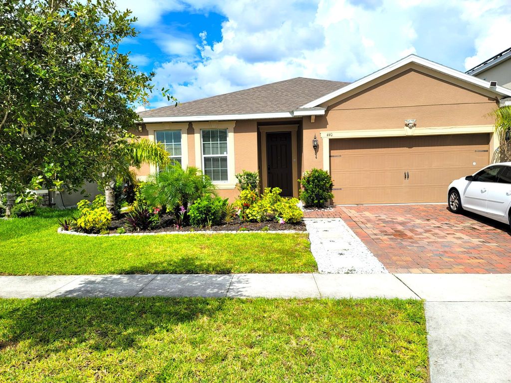 440 Seattle Slew Dr, Davenport, FL 33837