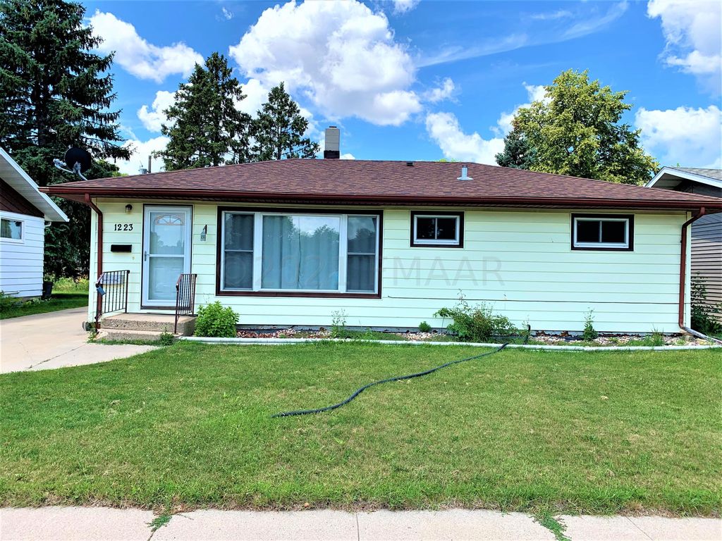 1223 17th St N, Moorhead, MN 56560 Trulia